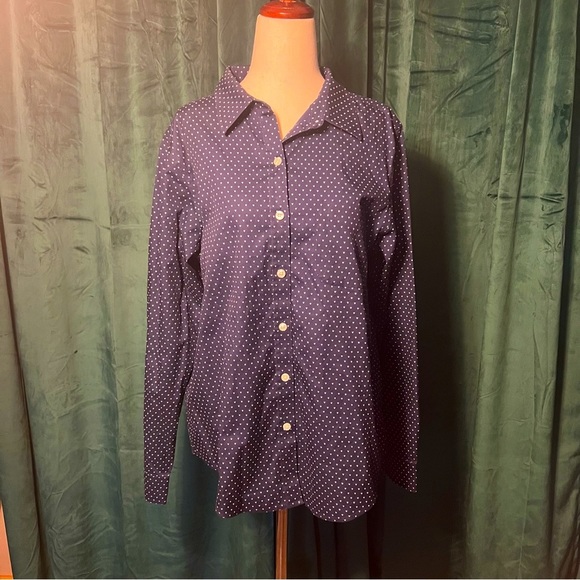 NWOT LL Bean Navy Blue with White Wrinkle Free Button Down Long Sleeved Blouse - Picture 1 of 9